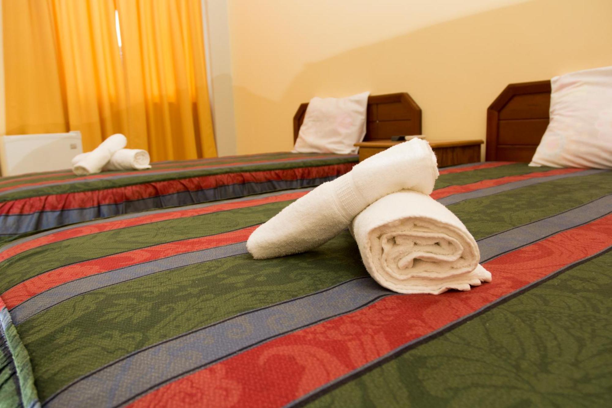 Jhor Bush Hotel 3*